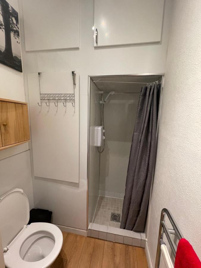 Beautiful 2 Bedroom Apartment- Prime Location, Aberdeen Centre ภายนอก รูปภาพ